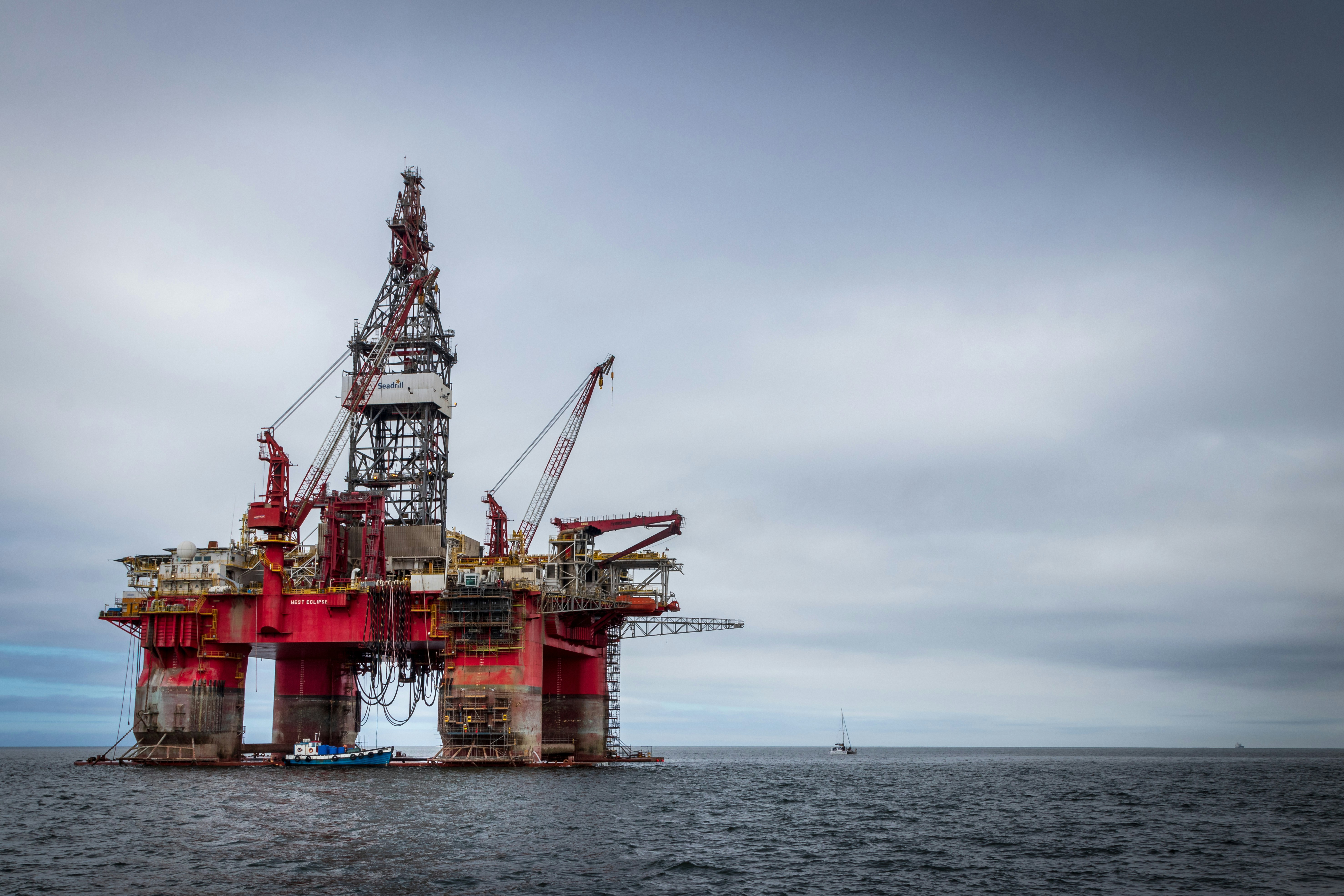 plataforma de petróleo em alto mar